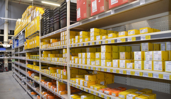 AAA_5294 Cornix, spécialiste en rayonnage et système de stockage équipe vos bureaux et show-rooms