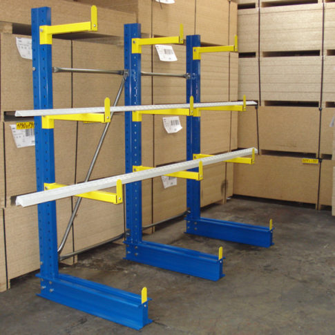 Cornix, votre spécialiste pour stocker des charges lourdes et longues ou des marchandises aux dimensions irrégulières