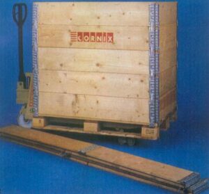 Collapsible pallet collar